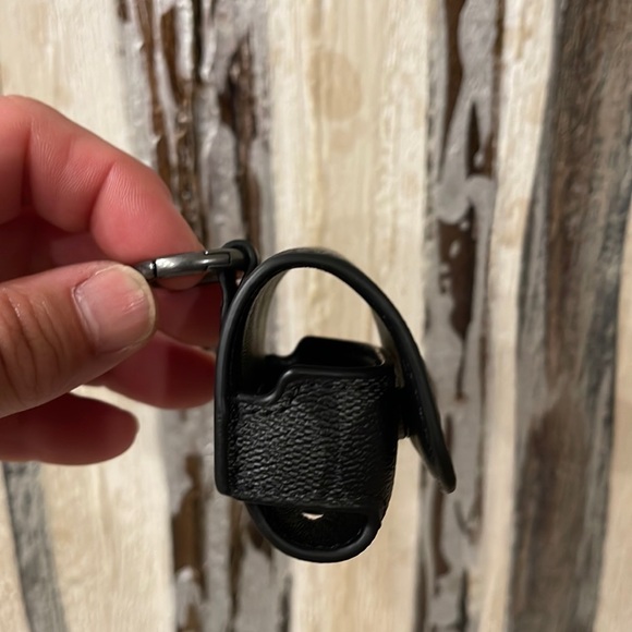 COACH Large Wireless AirPods Pro Case In Signature Canvas NEW! - Picture 3 of 9